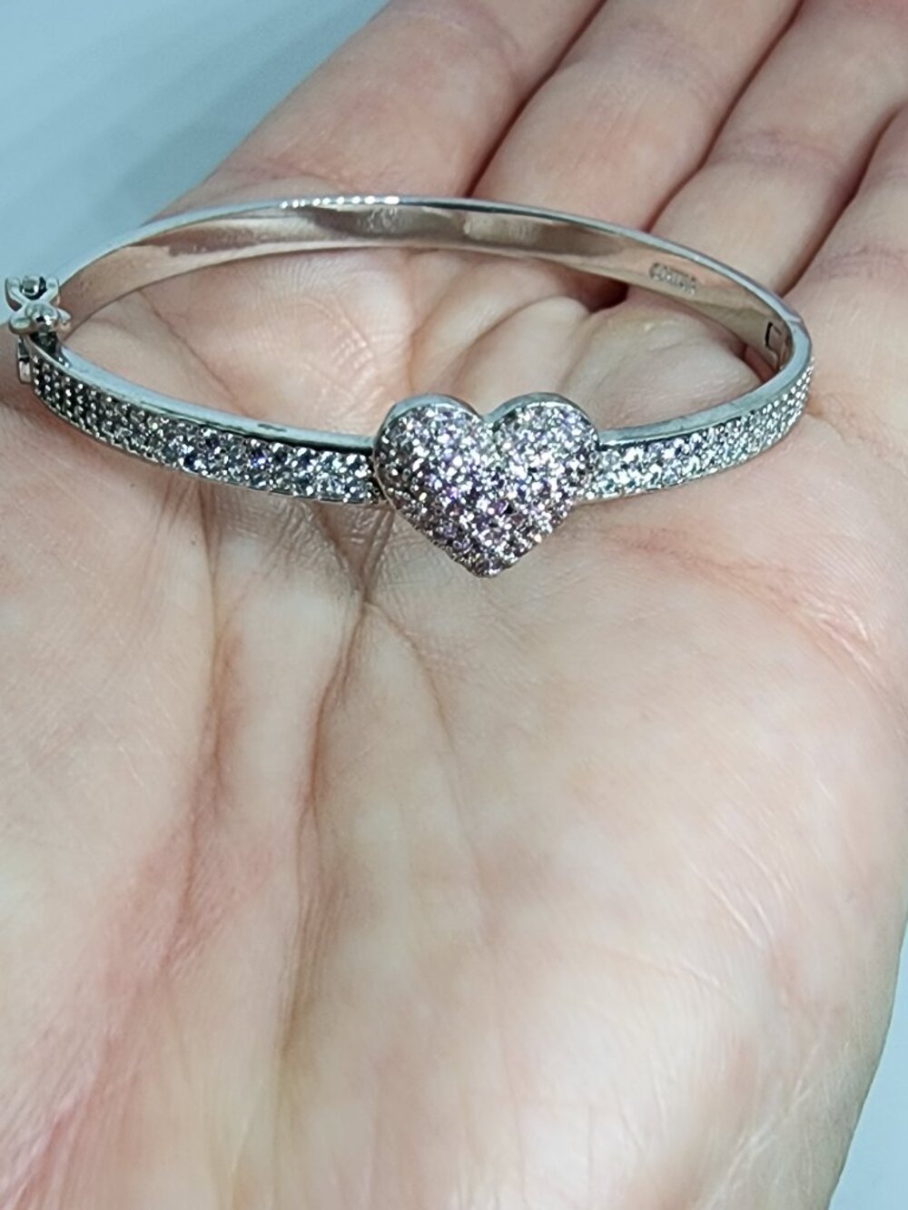 Stunning Pink Crystal Heart Crystal Hinged Rhodium Plated Silver Bracelet 5.5"
